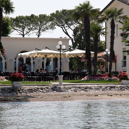 Hotel Lugana Parco Al Lago Sirmione Exterior photo