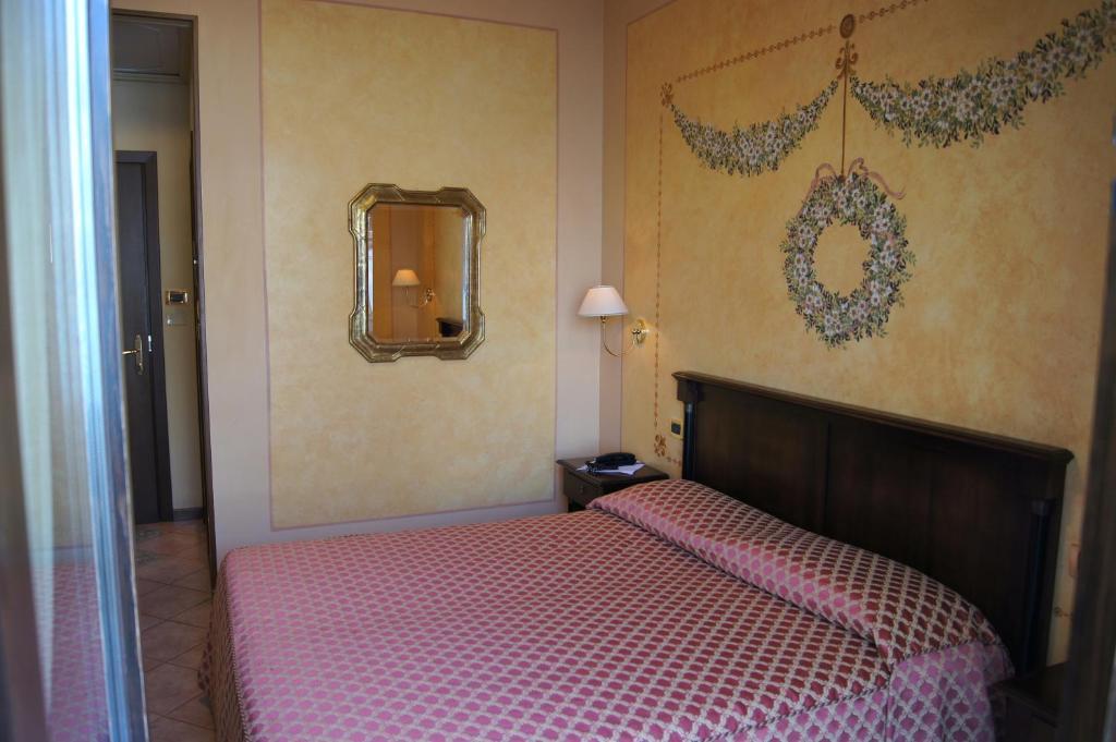 Hotel Lugana Parco Al Lago Sirmione Exterior photo