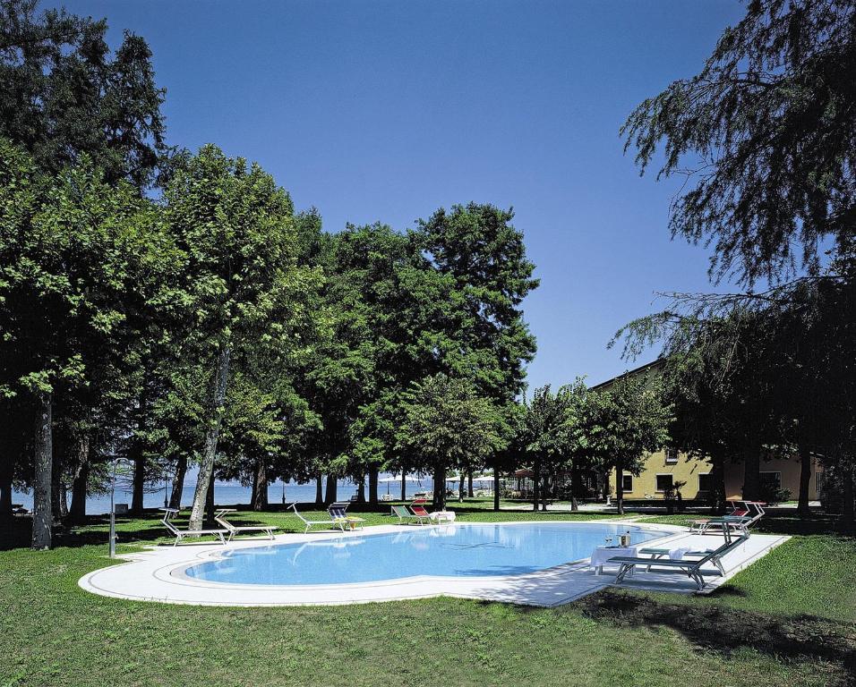 Hotel Lugana Parco Al Lago Sirmione Exterior photo