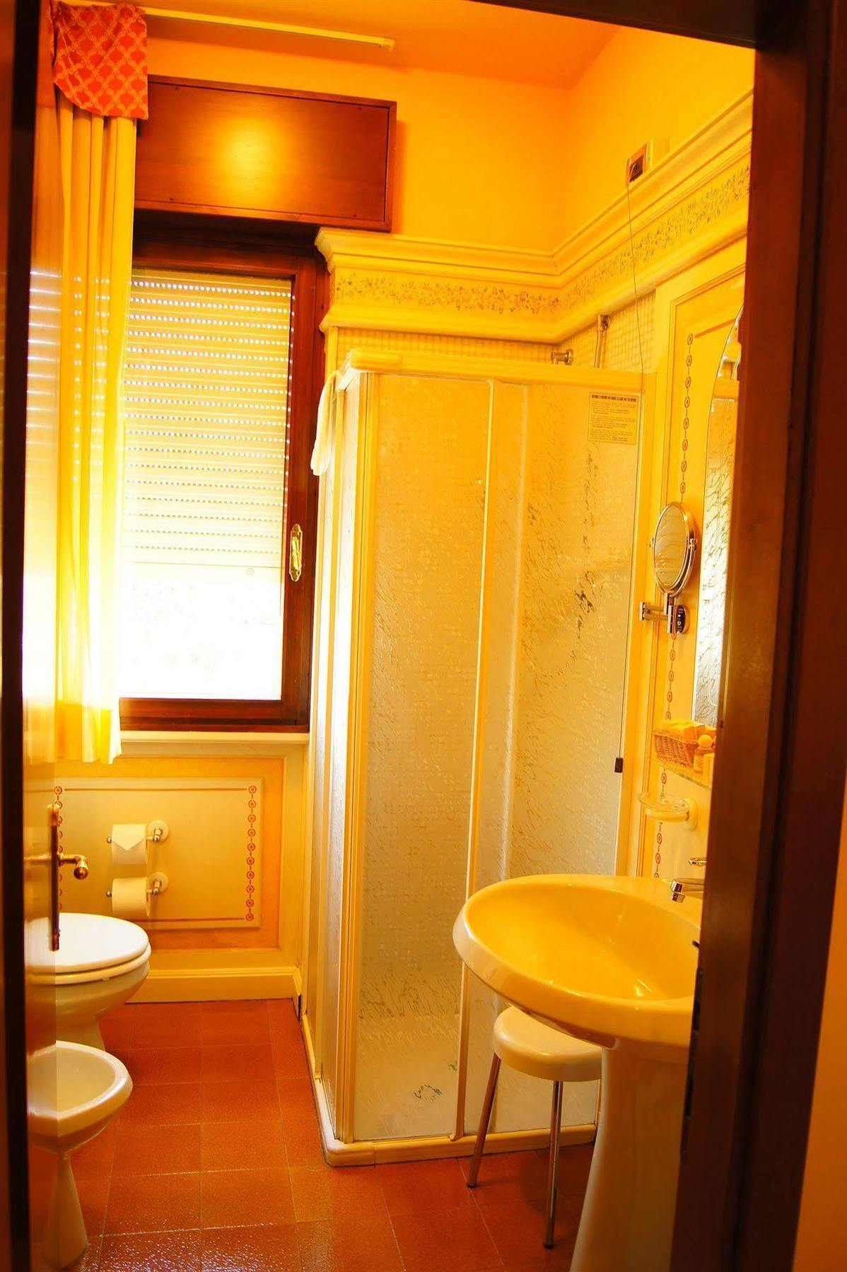 Hotel Lugana Parco Al Lago Sirmione Exterior photo